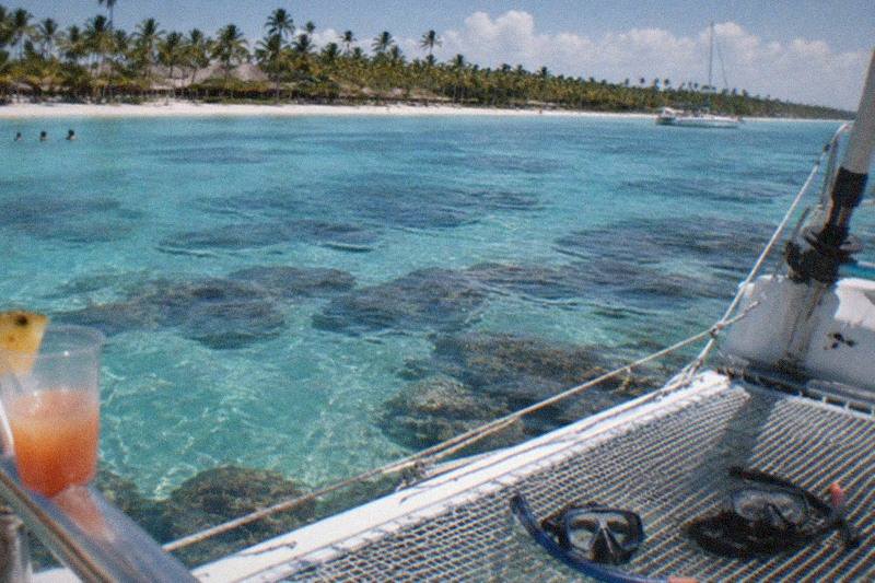 Punta Cana: Catamaran Tour with Reef Snorkeling and Open Bar